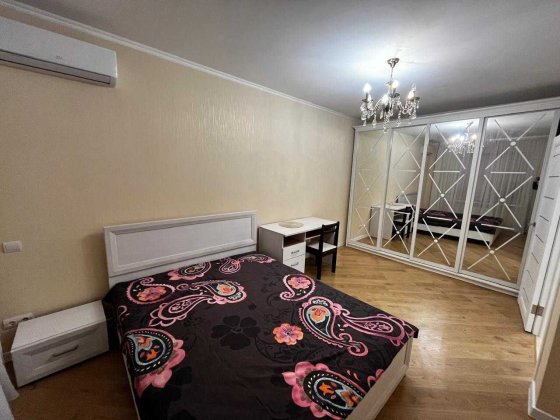 Власник БЕЗ КОМІСІЇ. вул. Русової 7, м. Осокорки та м. Позняки поряд Київ