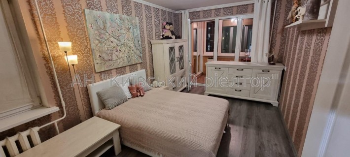 Здам 3-к квартиру, вул. А. Солов'яненка, метроЧернігівська, 10 хв. - фото 1