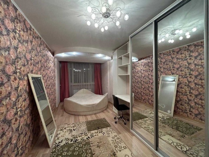 Оренда 3-к. Печерськ   Тютюнника,22 на розі Є.Коновальця   Палац Україна - фото 1