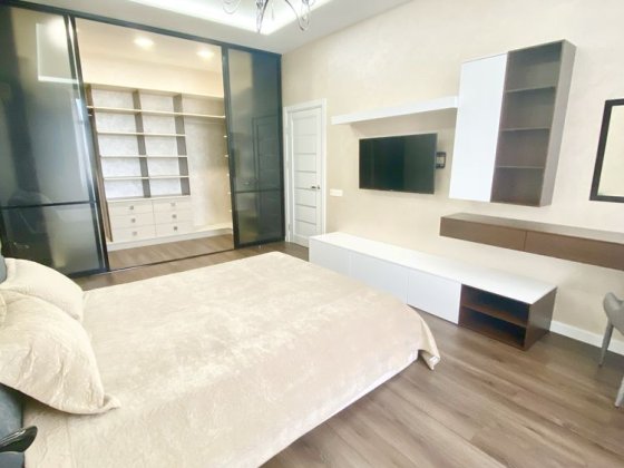 2к квартира (інвертор 5 кВ) в ЖК Новопечерські Липки. Власник. Киев