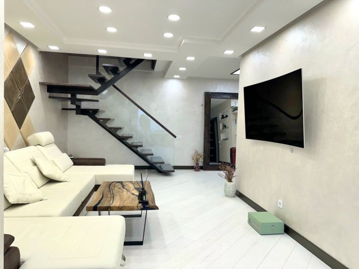 Оренда видової дворівневої квартири Анни  Ахматової 30  м. Осокорки - фото 1