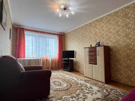 БЕЗ КОМІСІЇ Здам на тривалий термін 1-но кім. квартиру вул. Пантелеймона Куліша б. 15, Левобережка