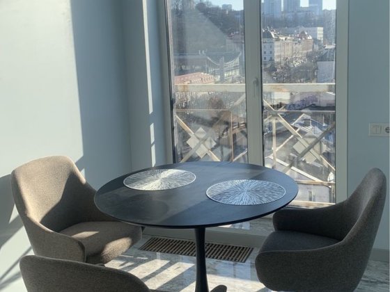 Нова  однокімнатна  квартира  на вул. Нижній Вал 27—29 Киев