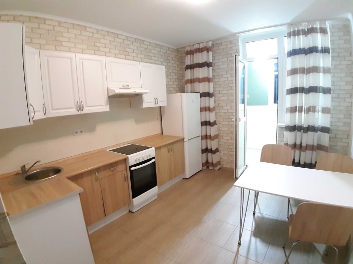 Супер!Сдается ЖК.Парковые Озера.1-ая ХОРОШАЯ квартира.ул.Братиславская 16А,Звоните Прямо сейчвс - фото 1