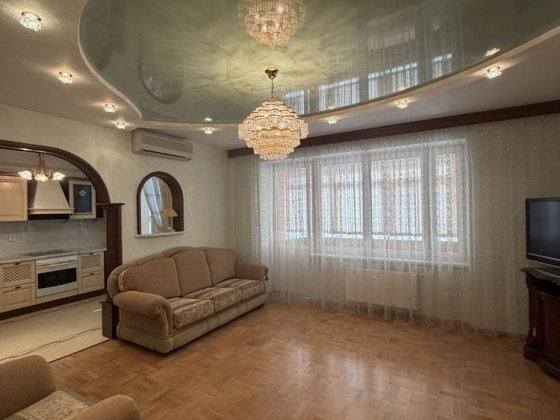 Оренда 3 к квартири метро «Печерська «,бульвар Лесі Украінки 21