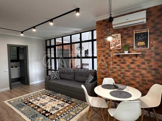 Авторська 2 кімнатна квартира студія Голосіївський р-н метро ДЕМІЇВКА Киев