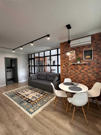 Авторська 2 кімнатна квартира студія Голосіївський р-н метро ДЕМІЇВКА - фото 1