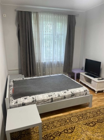 Классная 2х ком. кв. 57 м2, переулок Леопольда Ященка. Без комиссии. - фото 1