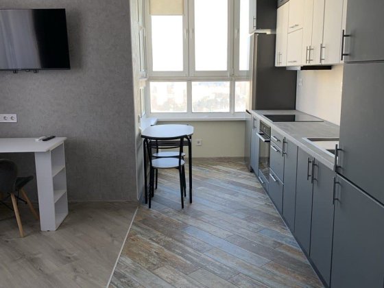 Метро Чернігівська 3хв .Квартира -СТУДІЯ можлива прописка   реестрація Киев