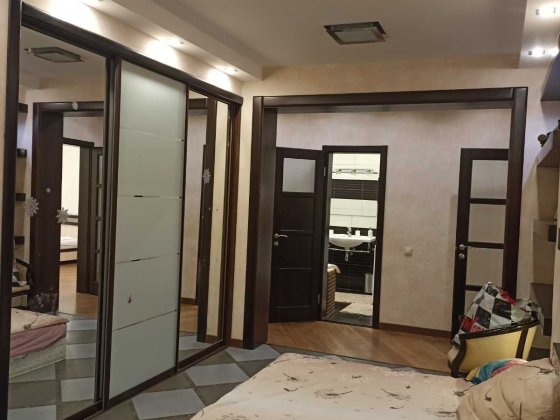 Здам 3 кім кв Дніпровський рн вул Раїси Окіпної 8. метро 7х  пішки. Київ