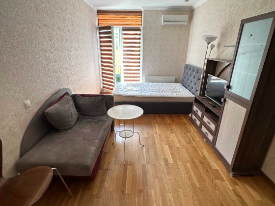 Оренда 1 к кв 39 м2 з окремою спальнею в ЖК Комфорт Таун на 2-3 місяці Київ