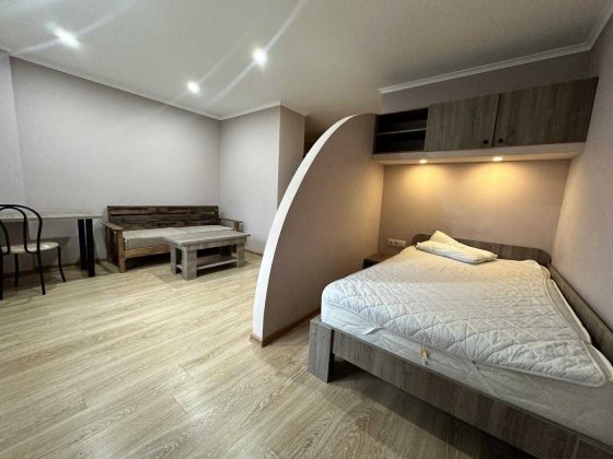 191а Садова 90, 1к кв, метро Осокорки 5 хв! Є газ! Є генератор! Київ