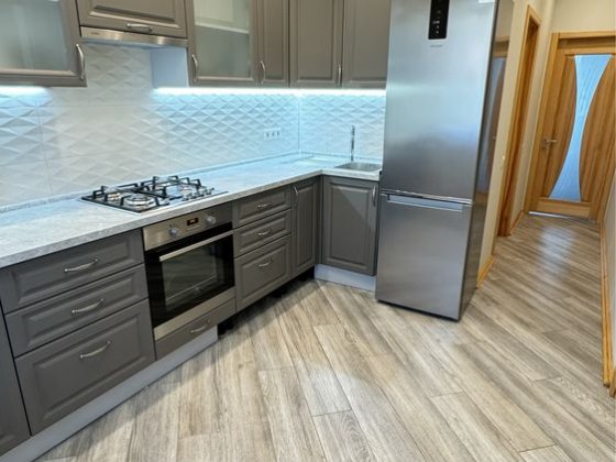 2 кімнатна, до метро Червоний хутір 20хв