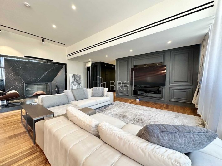 Аренда квартиры ЖК Дипломат холл 3к с видом на город Жилянская 59 без% - фото 1