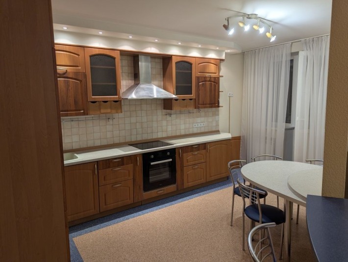 Чудова трикімнатна квартира на вул. В. Нестайко 8, м. Лівобережна - фото 1