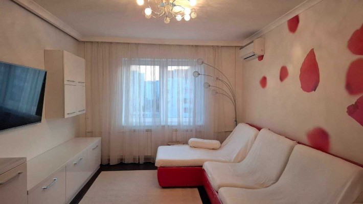 Оренда 2 кімнатної квартири Позняки, вул. Крушельницької - фото 1