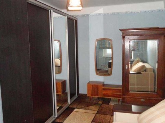 2к. м. Арсенальная, ул. Лаврская, угол Мазепы. Бойлер.