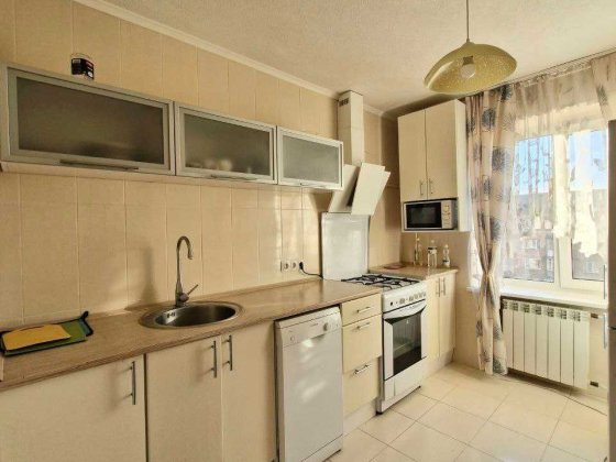 Оренда  3  кім. кв. вул. Автзаводська 89.  Мінський масив. Оболонь.