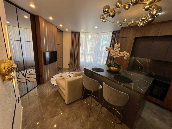 ЖК Сирецькі Сади | 2-кімнатна квартира з дизайнерським ремонтом - фото 1