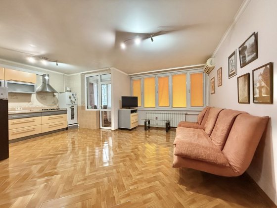 Оренда 2к. метро Кловська, Печерська, бул. Лесі Українки  7