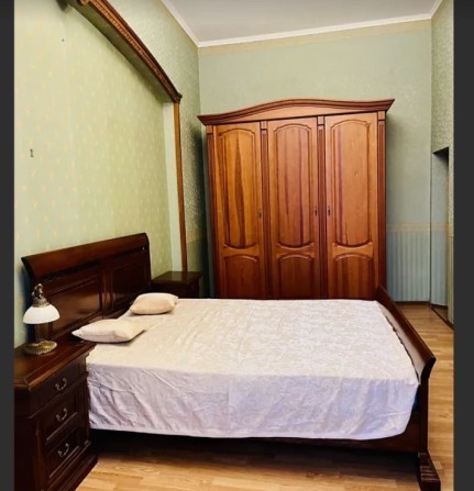 Метро Університет, двушка в царському будинку - фото 1