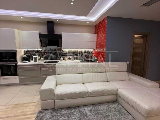 Довгострокова оренда великоі 3-кімн квартири  ЖК Міністерський