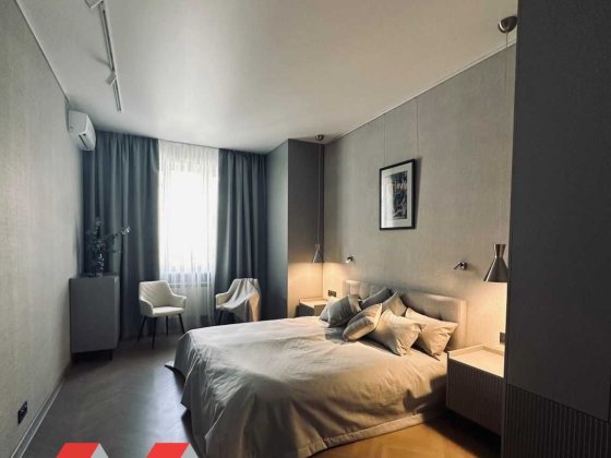 Без% Оренда 3к82м2 Микільсько-Ботанічна 17/19 Університет Бот.сад