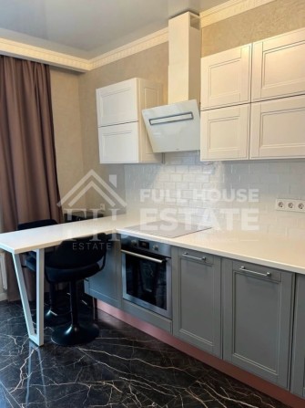 Стильна 1-кімнатна квартира в ЖК в центрі Києва - фото 1