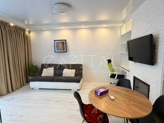 Оренда 3-к 87 м² ЖК Комфорт Таун , Перша здача , 2 санвузли