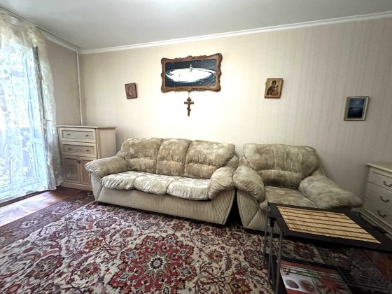 Урлівська 1/8, 1к квартира, 1й поверх, Є газ! м Осокорки, Позняки 10хв Київ