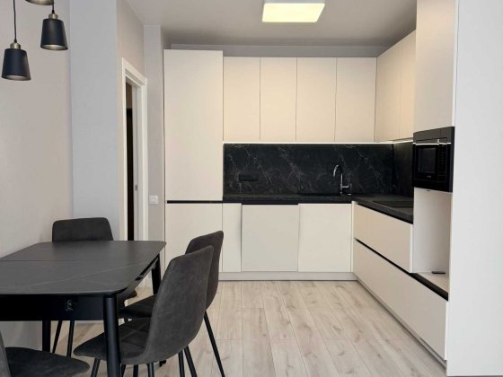 Перша оренда 2к. з роздільним плануванням Киев