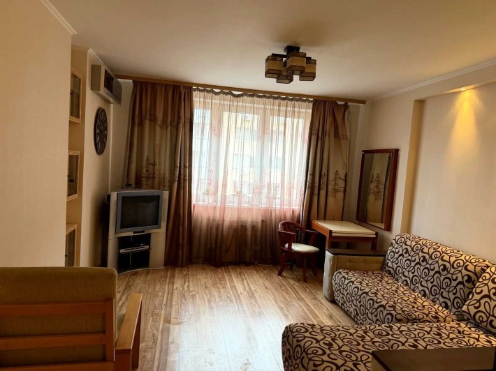 В оренду 1 -кімнатну квартиру, розташування в 3хв від м.Лівобережна. - фото 1