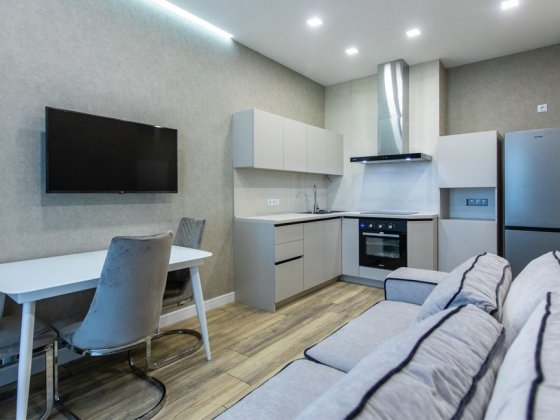 Солнечная Ривьера, Никольско-Слободская 3Б Київ