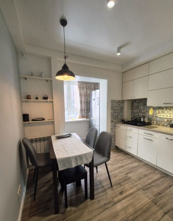 Коновальця Євгена 35! 2к кв-ра в затишному центрі,метро Печерська! - фото 1