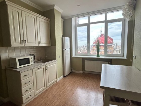 Оренда 1 к. ПЕЧЕРСЬК .Євгена Коновальця 32В.