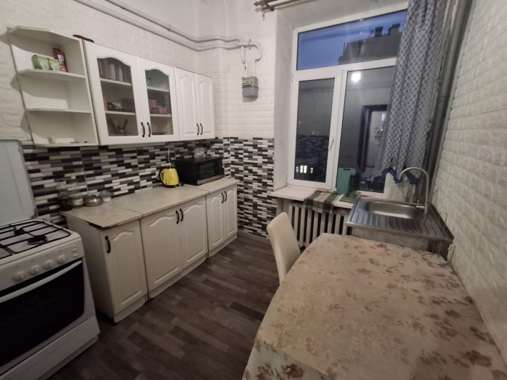 Почайнинська вул. 23, Поділ, метро Контрактова площа, Подільський рай - фото 1