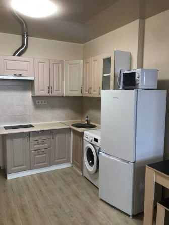 Аренда квартиры в новом доме недалеко от метро. Рядом Комфор таун - фото 1