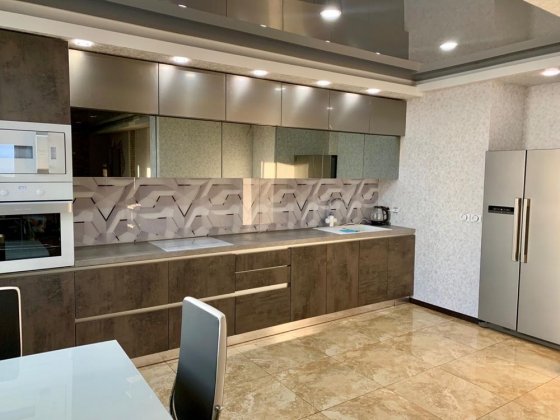 Сдам а оренду квартиру 130 квм м. Осокорки