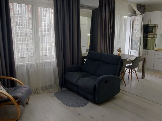 Однокімнатна в оренду від власника  на Б.Гмирі 20 Київ