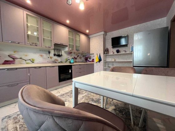 Оренда Просторої 2к квартири парк та метро Червоний хутір | Вудсторія Київ