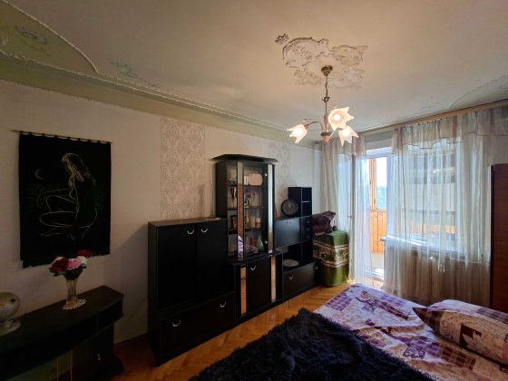 2-кім квартира 3 пов, ГАЗ, Ушакова, м. Академмістечко 15-20 хв пішки