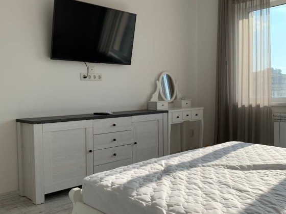 Оренда 1-к квартири БЕЗ КОМІСІЇ вул. Кіпріанова, 4 Киев