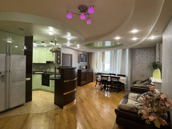 Оренда 3-к Дніпровська наб. 19 в, навпроти Рівер Мол, метро Осокорки