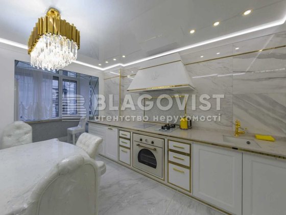 вул. Нижній Вал 41 Поділ Контрактова площа Київ