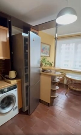 1 хвилина від метро ! 3- кімнатна, в будинку є генератор! - фото 1