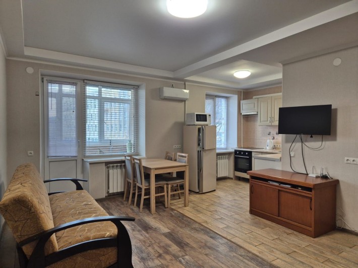 2-кімнатна, просп. Голосіївський, 74. Метро Голосіівська - фото 1