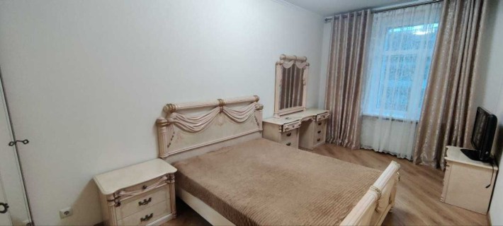 Оренда двокімнатної Сталінка гарний стан Краківська 7 м. Дарниця 3 хв. - фото 1