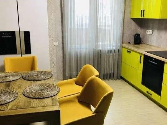 Здається в оренду 3-кімнатна квартира, вул. Зданівської, 36-А Київ