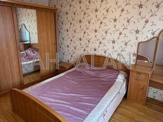 Аренда трехкомнатной квартиры по ул. Вишняковская 7-Б Дарницький район