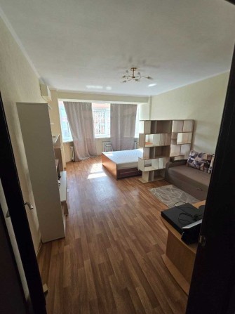Оренда 1-кім.кв. 53 м² на Подолі | вул. Введенська 29/58 | 7 хв до метро - фото 1